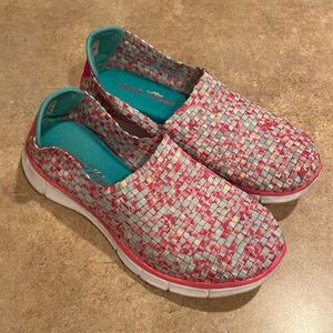 Skechers shoes size 9.5